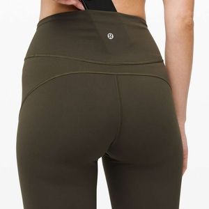 Lululemon In Movement 7/8 Tight *Everlux 25"